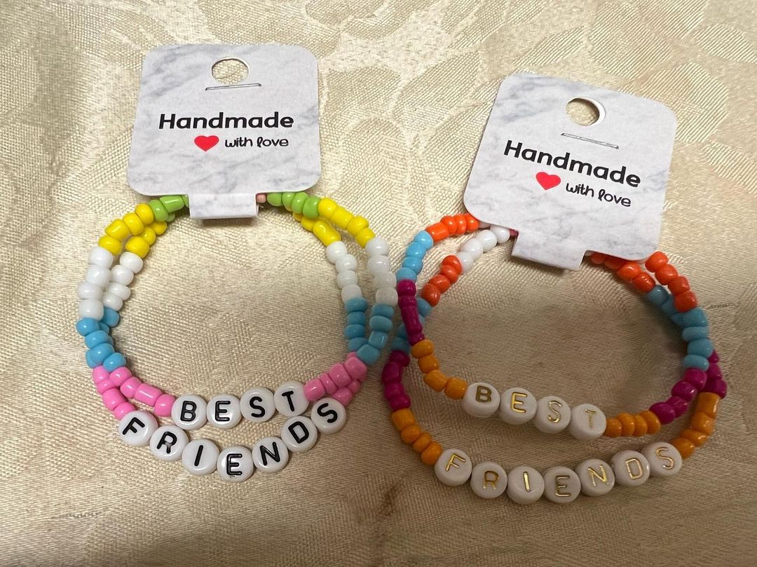 Amazon.com: DOYYCA Friendship Bracelets Matching Flower Best Friend Bracelet  Gifts for 2 Girls Women BFF (Blue Pink): Clothing, Shoes & Jewelry